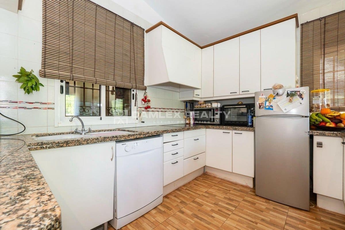 4 soveværelse Villa til salg i Santa Cristina d'Aro med swimmingpool - € 799.000 (Ref: 8344137)