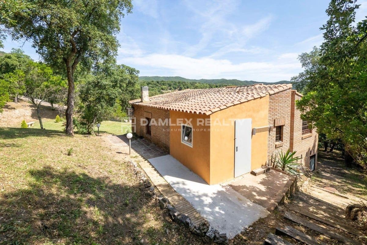 4 soveværelse Villa til salg i Santa Cristina d'Aro med swimmingpool - € 799.000 (Ref: 8344137)