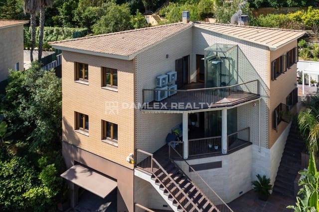 5 camera da letto Villa in vendita in Lloret de Mar con piscina garage - 795.000 € (Rif: 8344138)