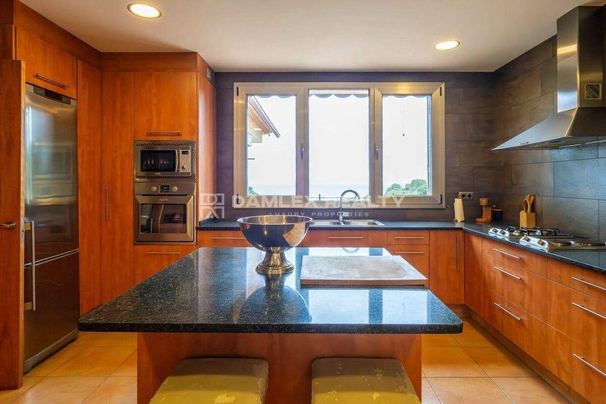 5 quarto Moradia para venda em Tossa de Mar com piscina garagem - 1 900 000 € (Ref: 8352893)