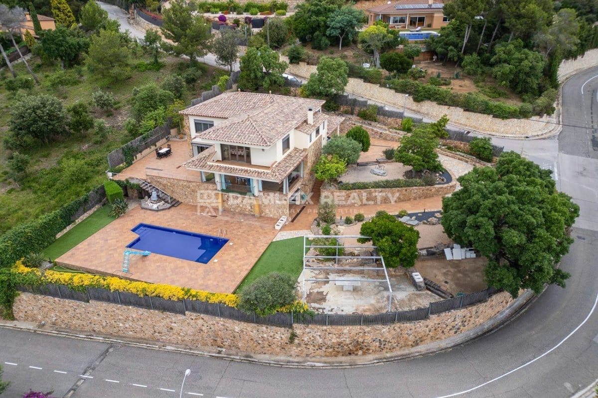 5 quarto Moradia para venda em Tossa de Mar com piscina garagem - 1 900 000 € (Ref: 8352893)
