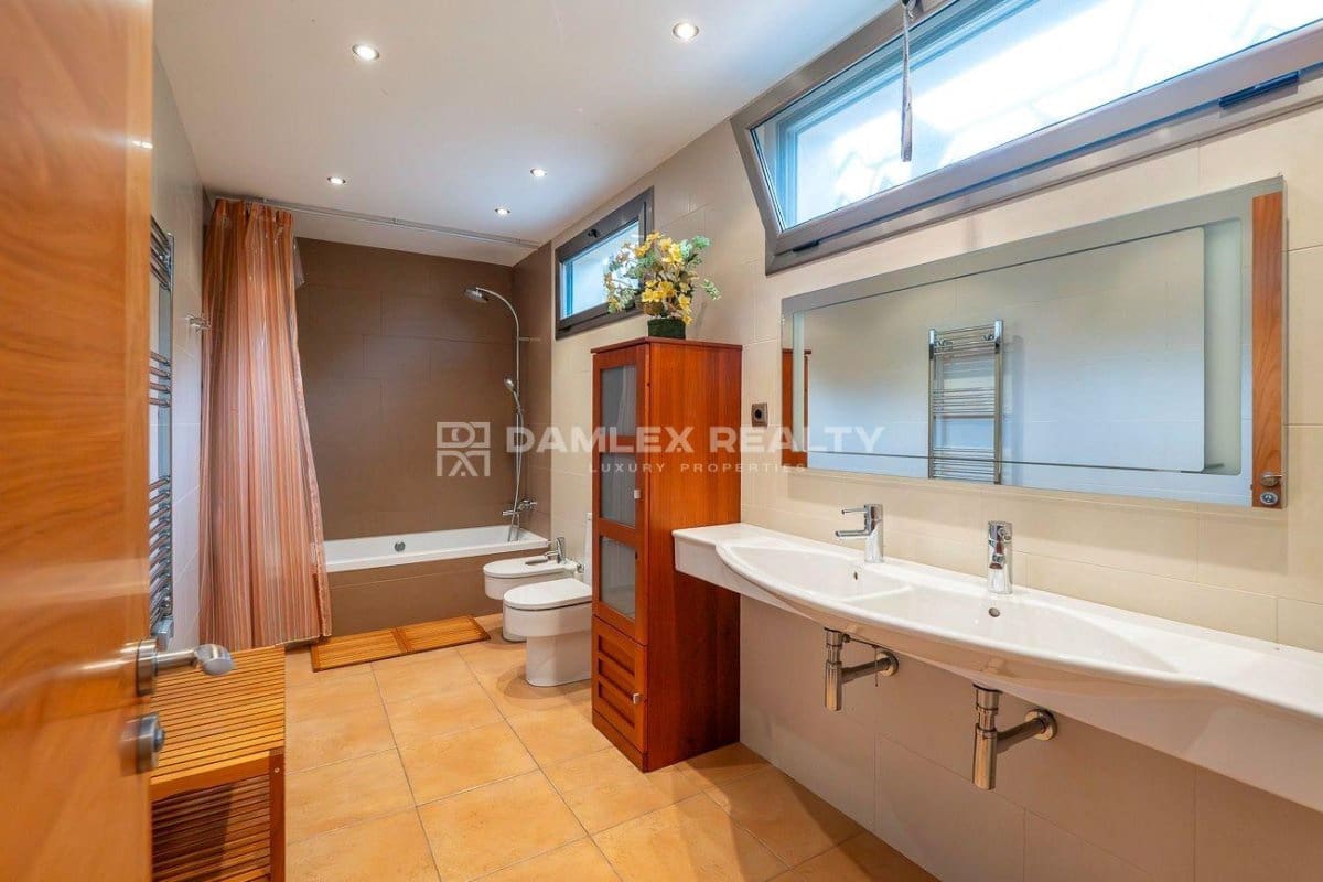 5 quarto Moradia para venda em Tossa de Mar com piscina garagem - 1 900 000 € (Ref: 8352893)