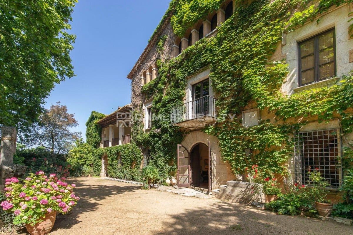 17 slaapkamer Villa te koop in Santa Cristina d'Aro met zwembad - € 4.700.000 (Ref: 8374046)