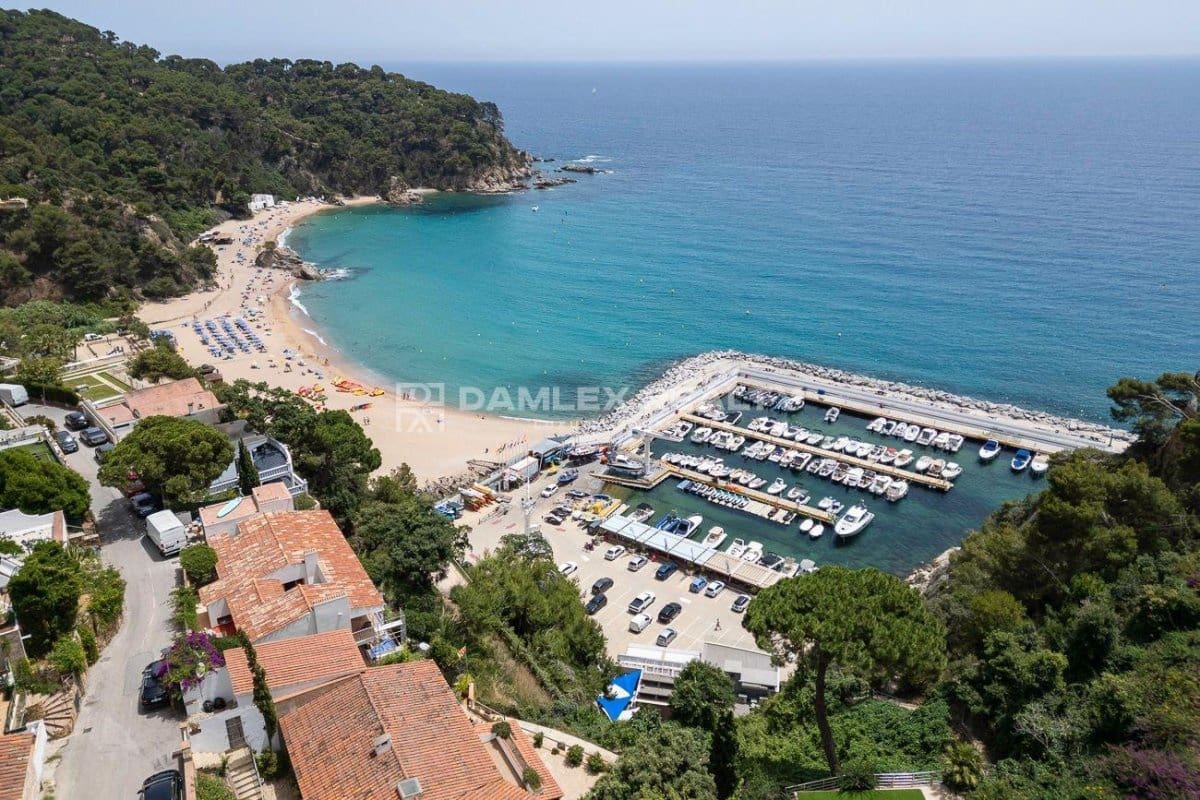 5 camera da letto Villa in vendita in Lloret de Mar con garage - 1.500.000 € (Rif: 8398984)