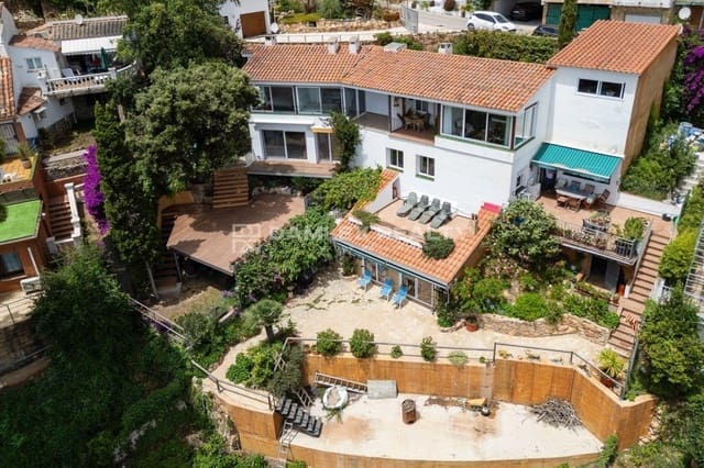 5 camera da letto Villa in vendita in Lloret de Mar con garage - 1.500.000 € (Rif: 8398984)