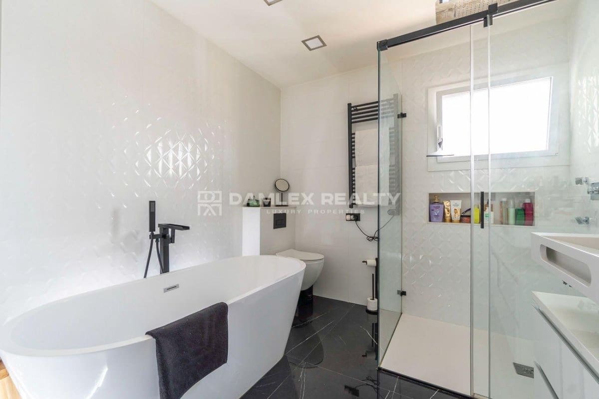 5 chambre Villa/Maison à vendre à Platja d'Aro avec piscine - 1 000 000 € (Ref: 8412910)