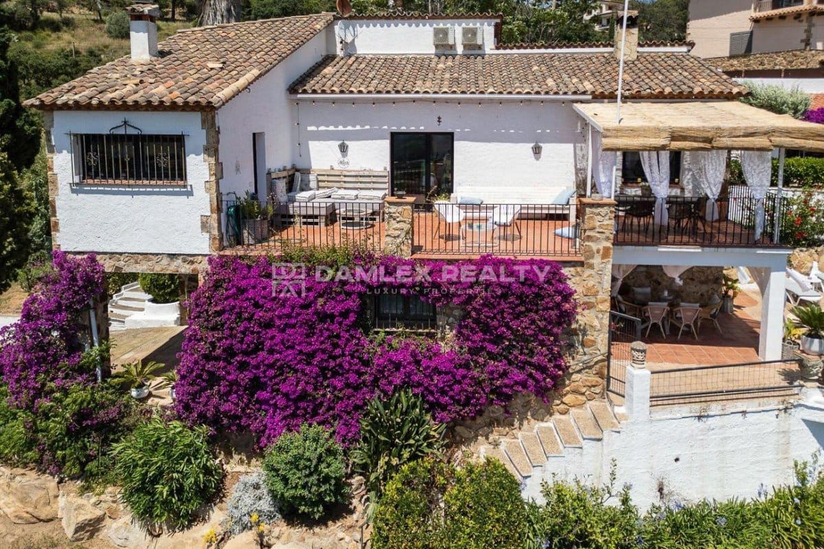 5 chambre Villa/Maison à vendre à Platja d'Aro avec piscine - 1 000 000 € (Ref: 8412910)