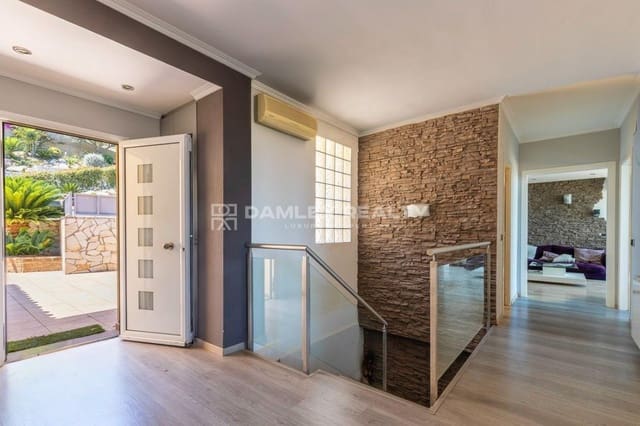6 slaapkamer Villa te koop in Blanes met zwembad garage - € 955.000 (Ref: 8419010)