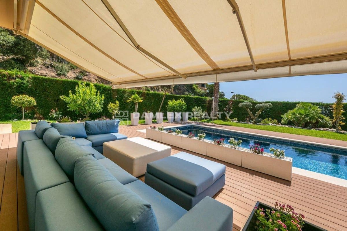 5 slaapkamer Villa te koop in Tossa de Mar met zwembad garage - € 2.500.000 (Ref: 8432195)