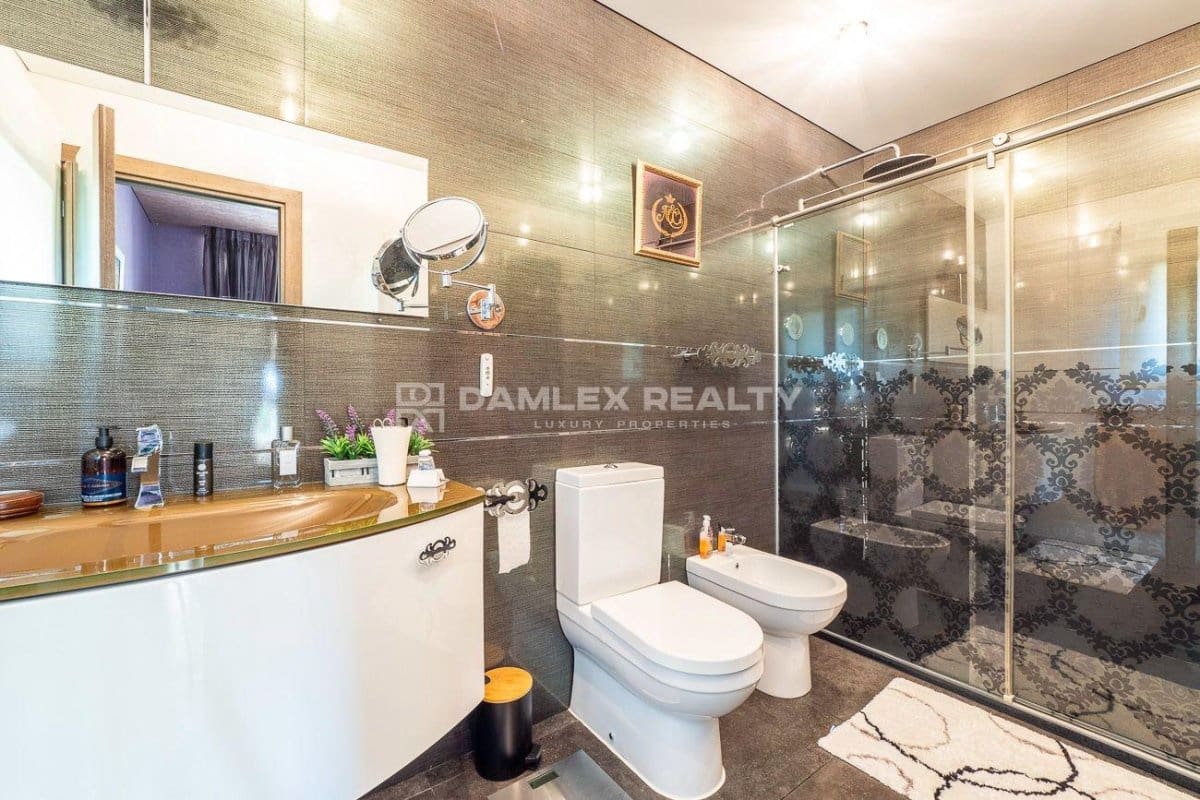 5 slaapkamer Villa te koop in Tossa de Mar met zwembad garage - € 2.500.000 (Ref: 8432195)