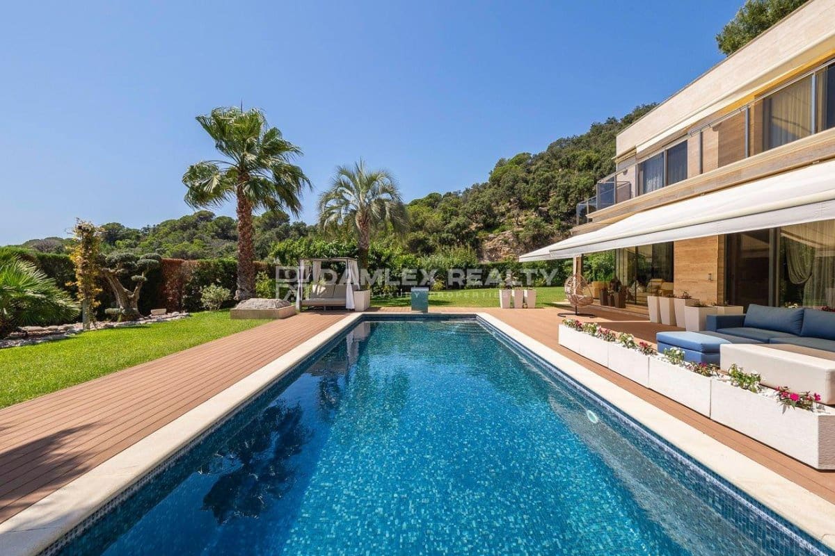 5 slaapkamer Villa te koop in Tossa de Mar met zwembad garage - € 2.500.000 (Ref: 8432195)