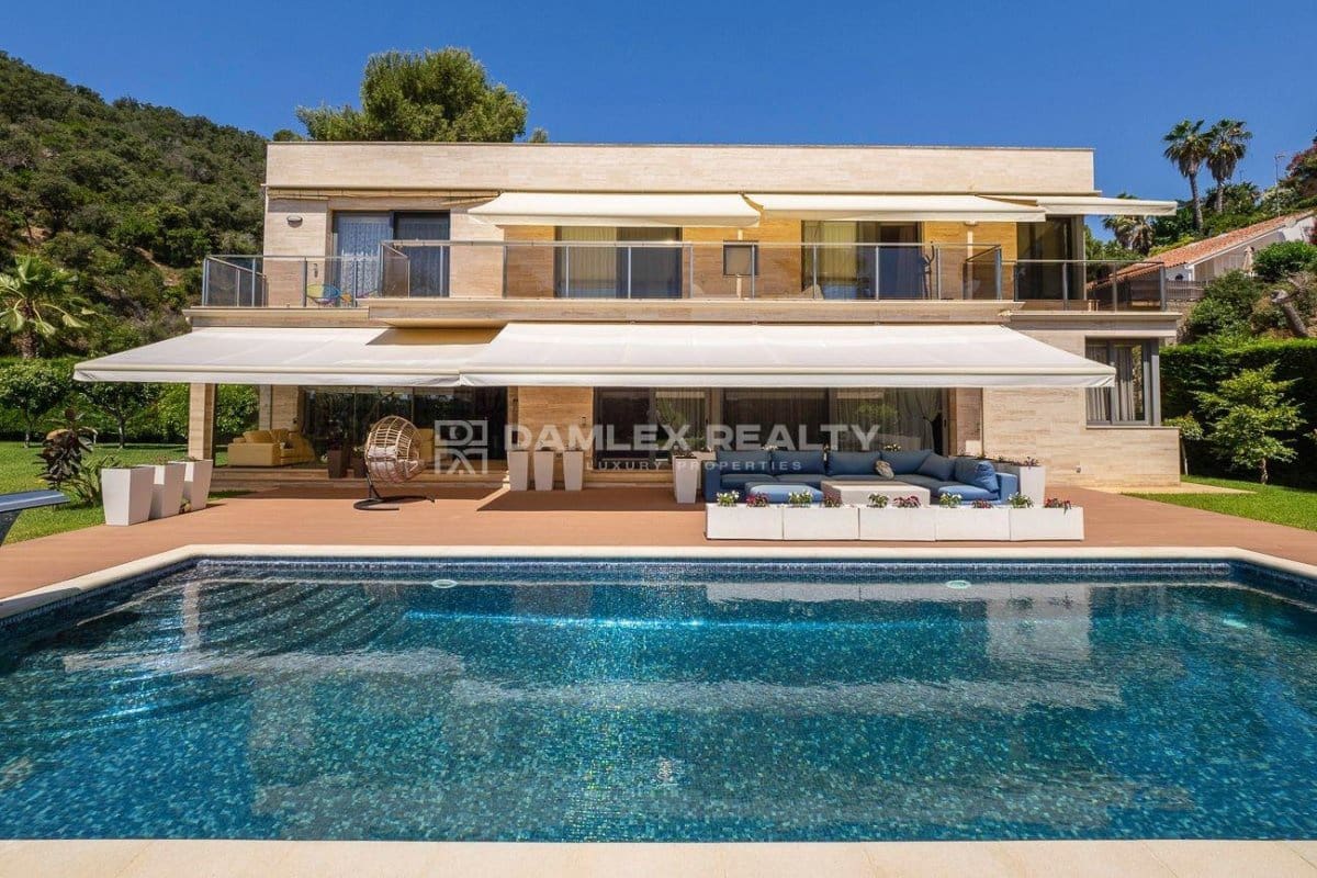 5 slaapkamer Villa te koop in Tossa de Mar met zwembad garage - € 2.500.000 (Ref: 8432195)