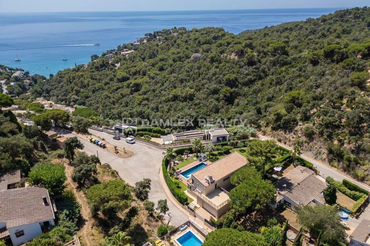 5 slaapkamer Villa te koop in Tossa de Mar met zwembad garage - € 2.500.000 (Ref: 8432195)