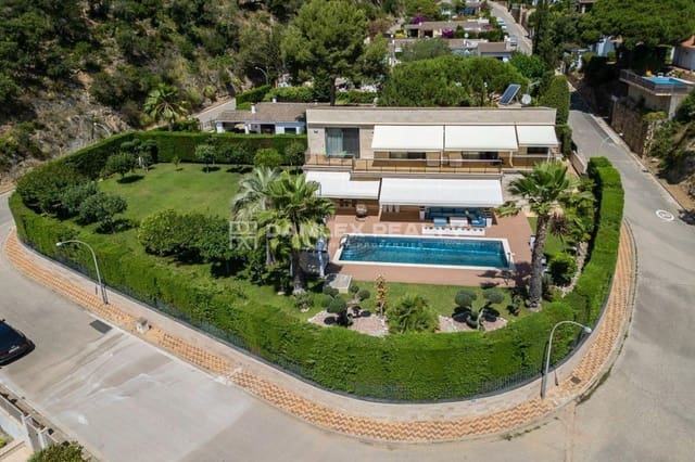 5 slaapkamer Villa te koop in Tossa de Mar met zwembad garage - € 2.500.000 (Ref: 8432195)