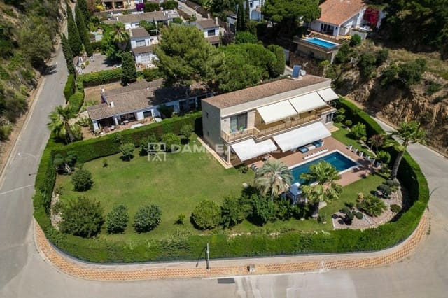 5 slaapkamer Villa te koop in Tossa de Mar met zwembad garage - € 2.500.000 (Ref: 8432195)