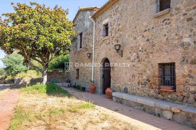 7 slaapkamer Villa te koop in Caldes de Malavella met zwembad - € 1.200.000 (Ref: 8434830)