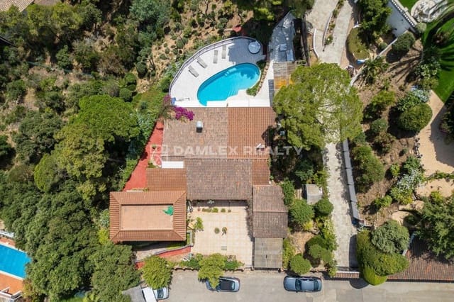 5 slaapkamer Villa te koop in Tossa de Mar met zwembad garage - € 1.690.000 (Ref: 8440032)
