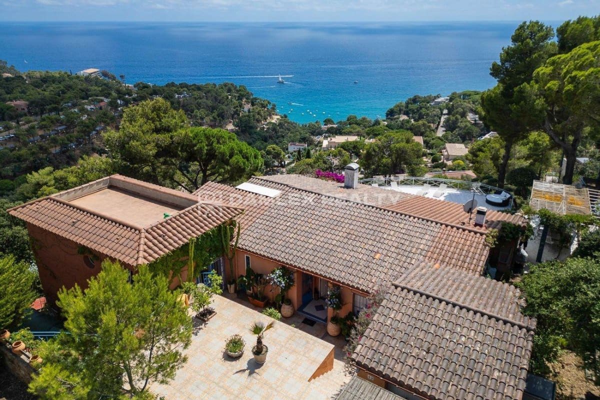 5 soveværelse Villa til salg i Tossa de Mar med swimmingpool garage - € 1.690.000 (Ref: 8440032)