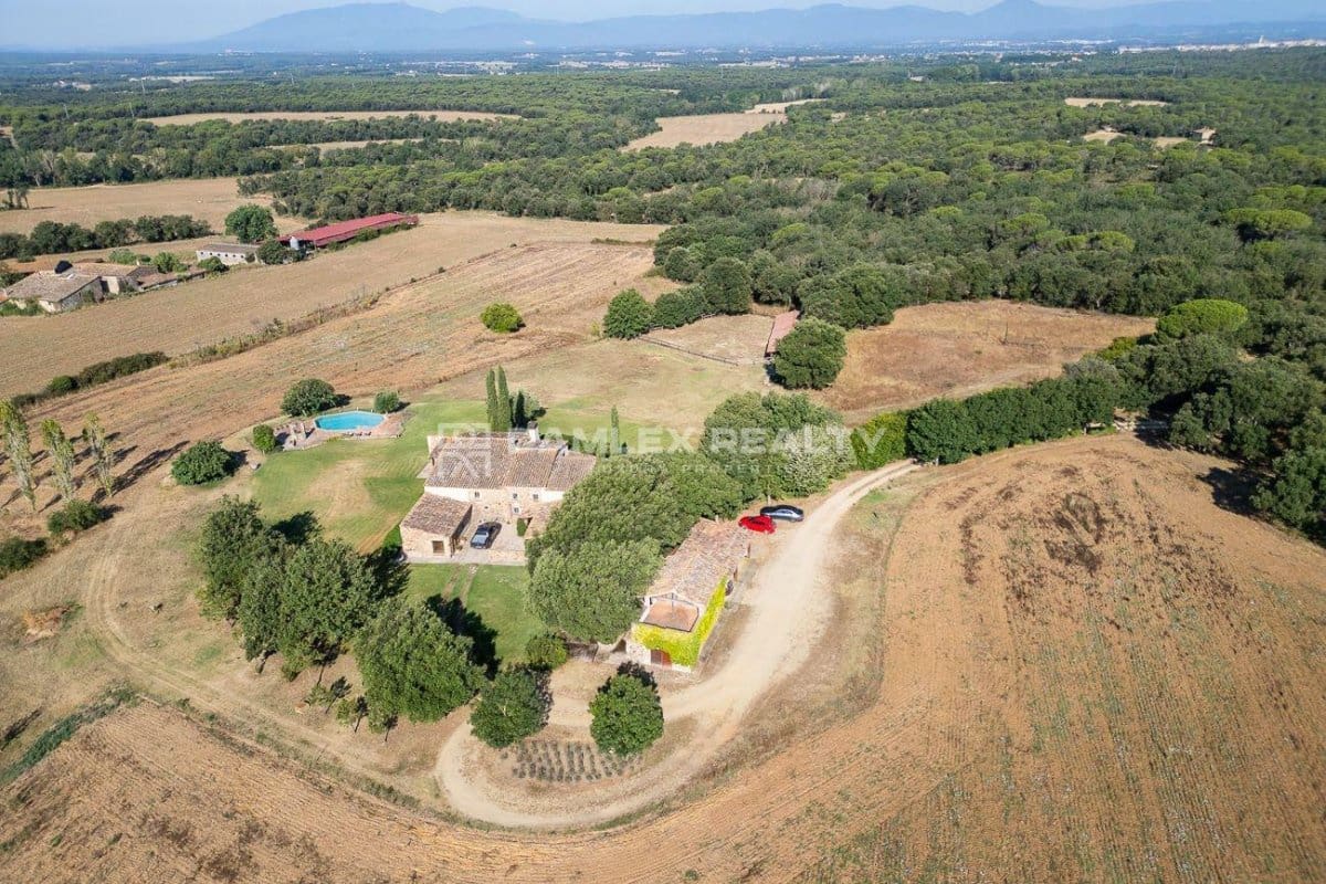 5 bedroom Villa for sale in Caldes de Malavella with pool - € 1,850,000 (Ref: 8444764)