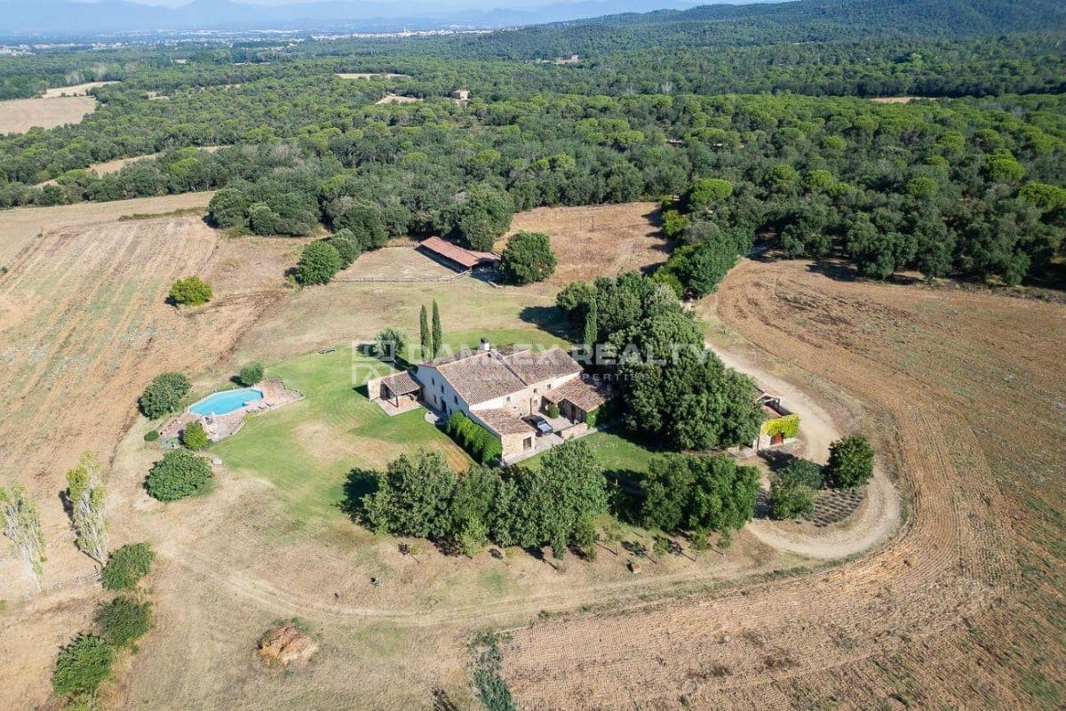 5 bedroom Villa for sale in Caldes de Malavella with pool - € 1,850,000 (Ref: 8444764)