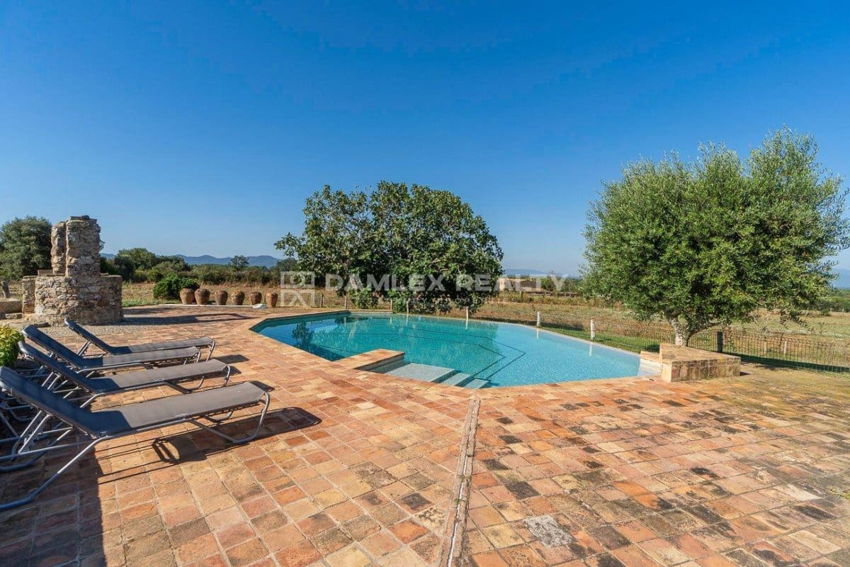 5 bedroom Villa for sale in Caldes de Malavella with pool - € 1,850,000 (Ref: 8444764)