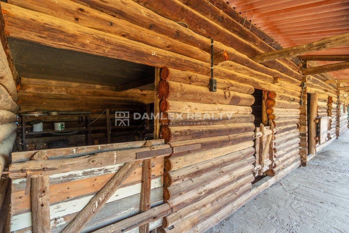 5 bedroom Villa for sale in Caldes de Malavella with pool - € 1,850,000 (Ref: 8444764)