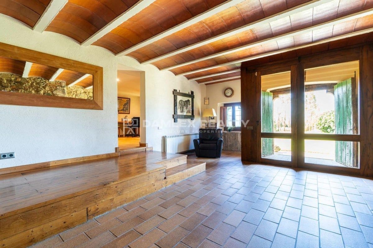 5 bedroom Villa for sale in Caldes de Malavella with pool - € 1,850,000 (Ref: 8444764)