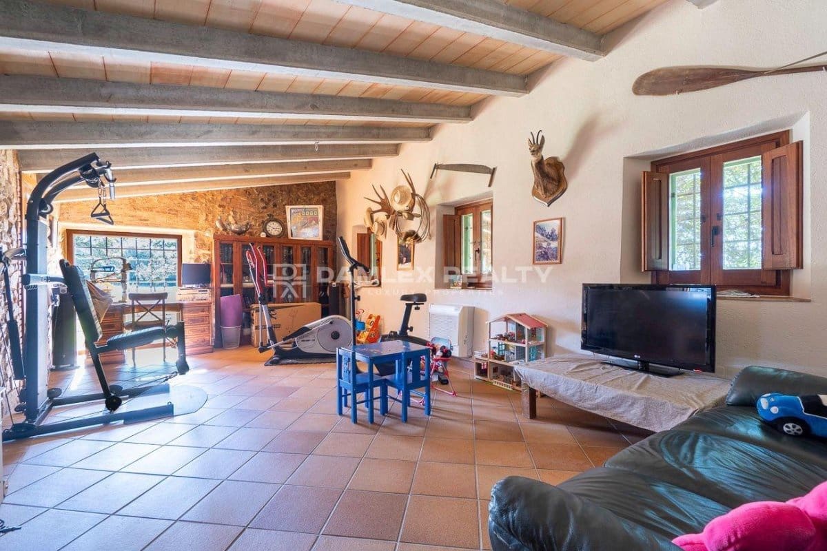 5 bedroom Villa for sale in Caldes de Malavella with pool - € 1,850,000 (Ref: 8444764)