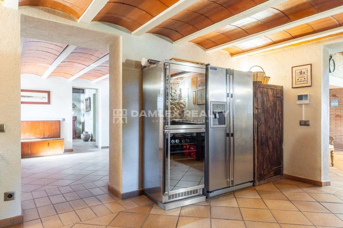 5 bedroom Villa for sale in Caldes de Malavella with pool - € 1,850,000 (Ref: 8444764)