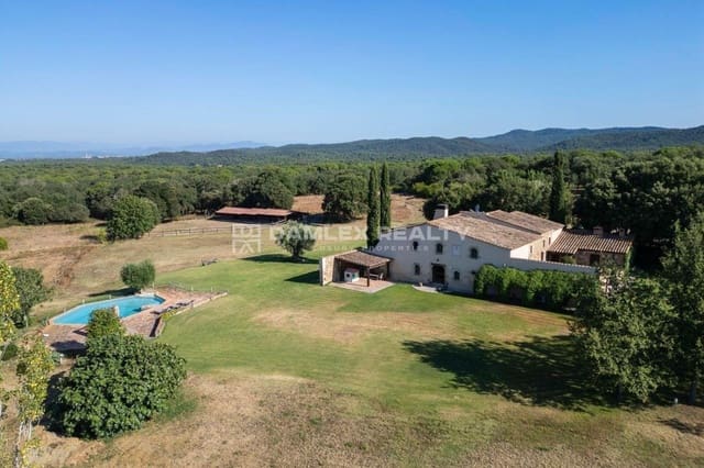 5 bedroom Villa for sale in Caldes de Malavella with pool - € 1,850,000 (Ref: 8444764)