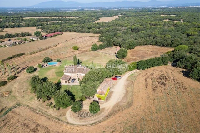 5 bedroom Villa for sale in Caldes de Malavella with pool - € 1,850,000 (Ref: 8444764)