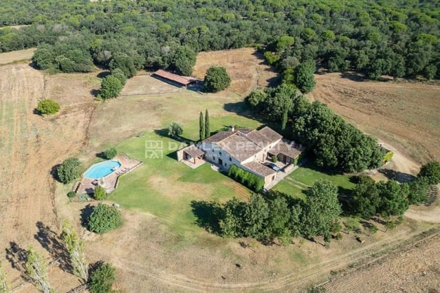 5 bedroom Villa for sale in Caldes de Malavella with pool - € 1,850,000 (Ref: 8444764)