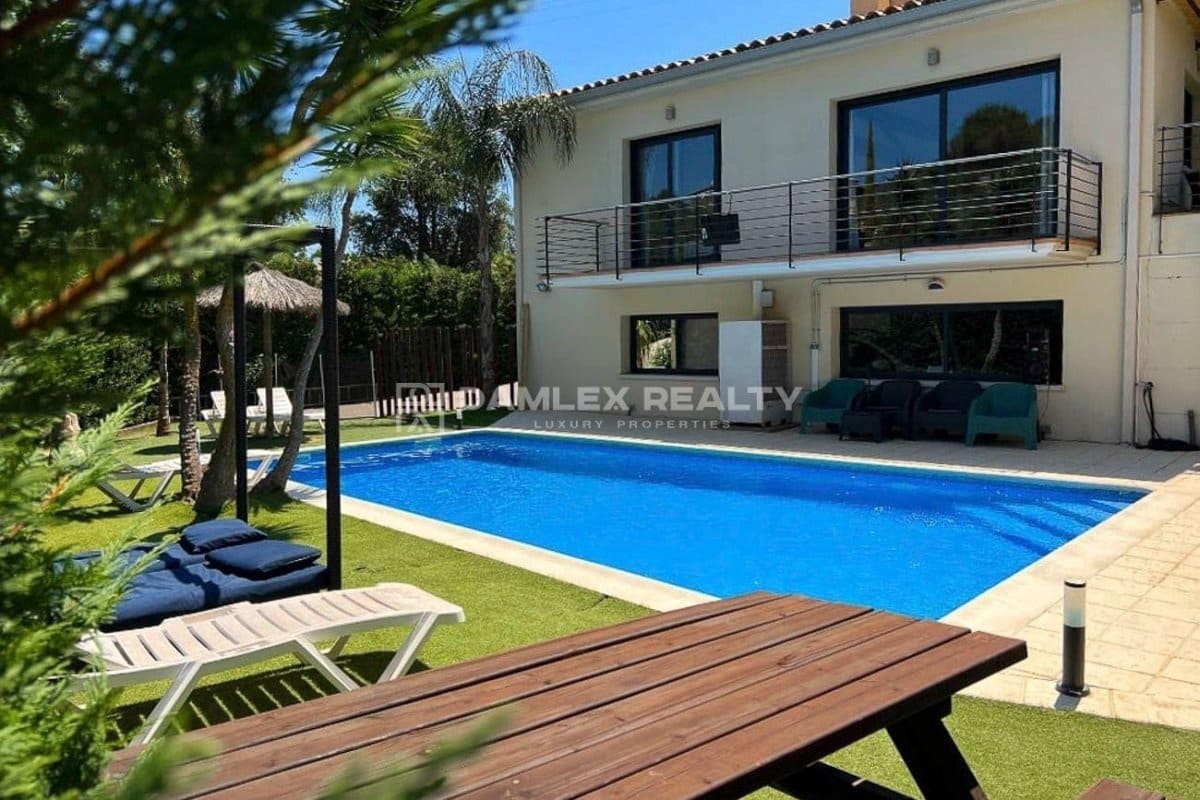 4 chambre Villa/Maison à vendre à Platja d'Aro avec piscine - 695 000 € (Ref: 8523226)