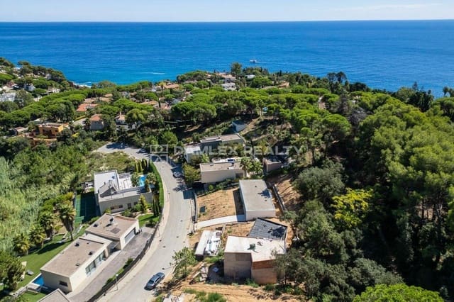 4 bedroom Villa for sale in Blanes with pool garage - € 1,200,000 (Ref: 8527317)