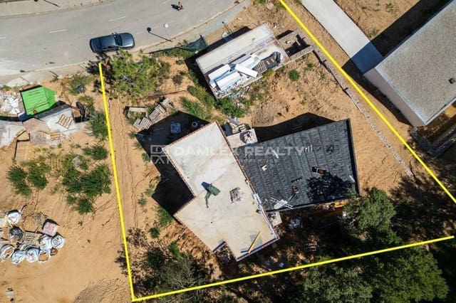 4 bedroom Villa for sale in Blanes with pool garage - € 1,200,000 (Ref: 8527317)