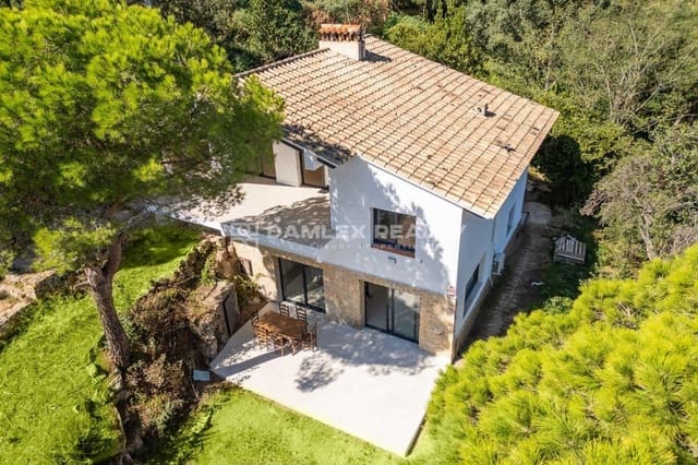 3 bedroom Villa for sale in Platja d'Aro, Castell-Platja d'Aro - € 690,000 (Ref: 8527450)