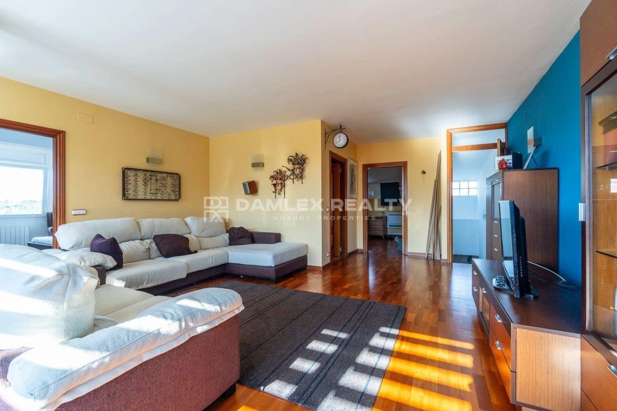 4 slaapkamer Villa te koop in Lloret de Mar met zwembad garage - € 550.000 (Ref: 8561881)