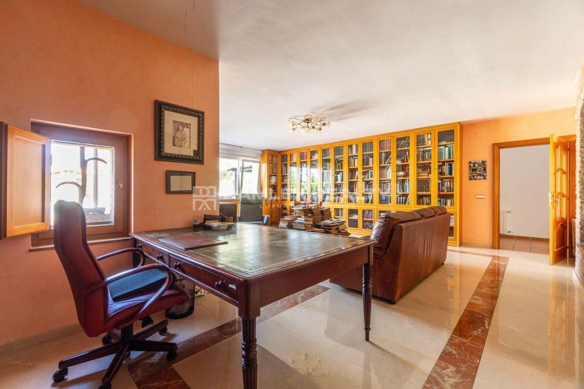 4 slaapkamer Villa te koop in Lloret de Mar met zwembad garage - € 550.000 (Ref: 8561881)