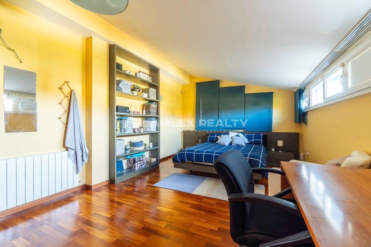 4 slaapkamer Villa te koop in Lloret de Mar met zwembad garage - € 550.000 (Ref: 8561881)