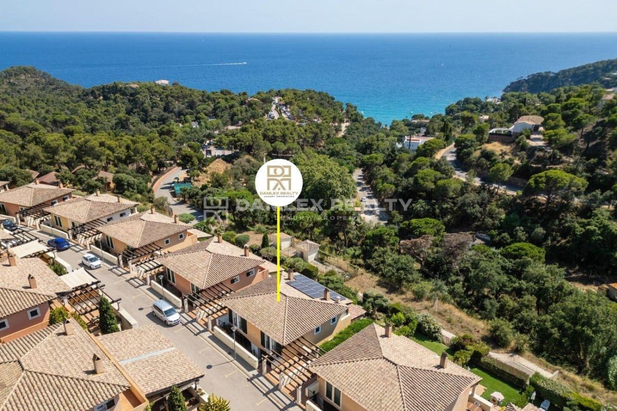 4 soveværelse Villa til salg i Tossa de Mar med swimmingpool garage - € 950.000 (Ref: 8594561)