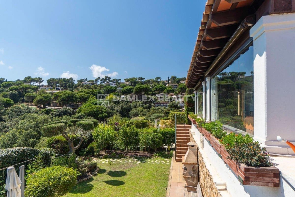 4 soveværelse Villa til salg i Tossa de Mar med swimmingpool garage - € 950.000 (Ref: 8594561)