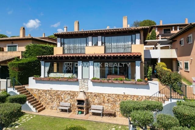 4 slaapkamer Villa te koop in Tossa de Mar met zwembad garage - € 950.000 (Ref: 8594561)