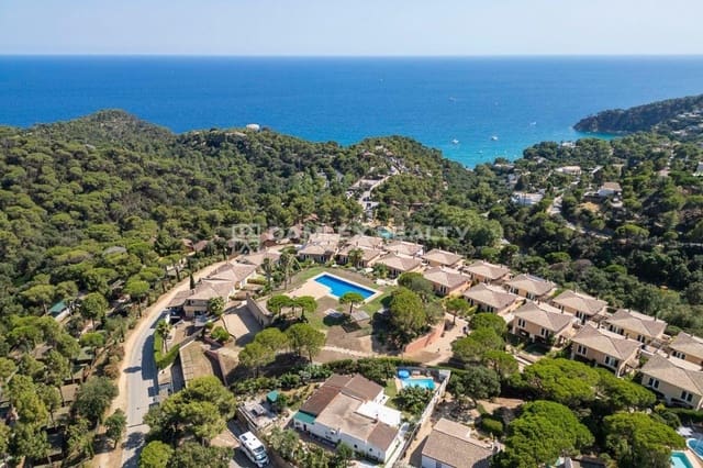4 slaapkamer Villa te koop in Tossa de Mar met zwembad garage - € 950.000 (Ref: 8594561)
