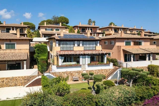 4 slaapkamer Villa te koop in Tossa de Mar met zwembad garage - € 950.000 (Ref: 8594561)