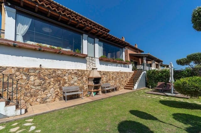 4 slaapkamer Villa te koop in Tossa de Mar met zwembad garage - € 950.000 (Ref: 8594561)