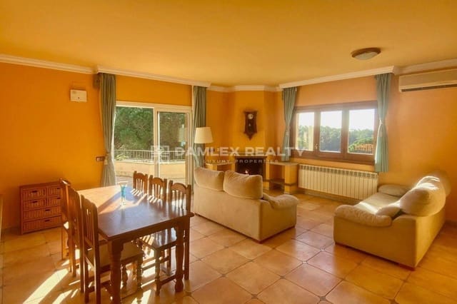 Chalet de 6 habitaciones en Lloret de Mar en venta con piscina garaje - 460.000 € (Ref: 8666042)