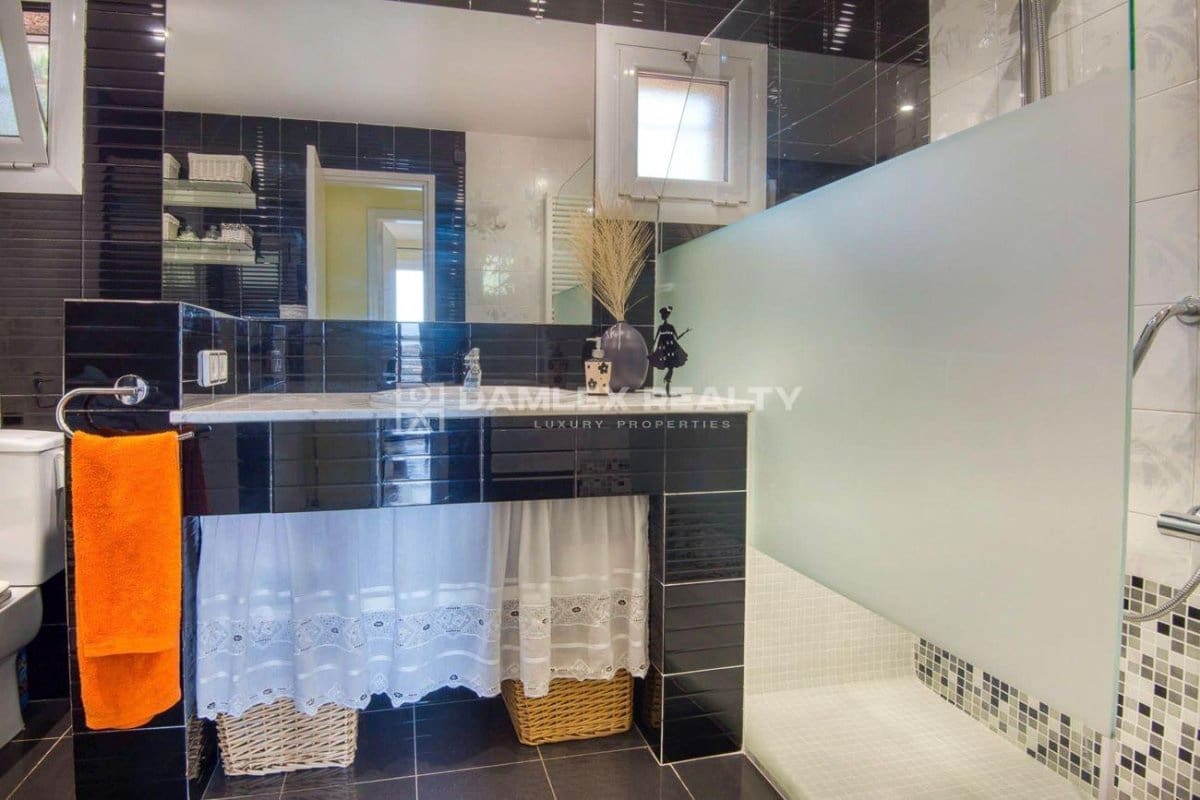 4 slaapkamer Villa te koop in Sant Feliu de Guixols met zwembad - € 1.750.000 (Ref: 8677385)