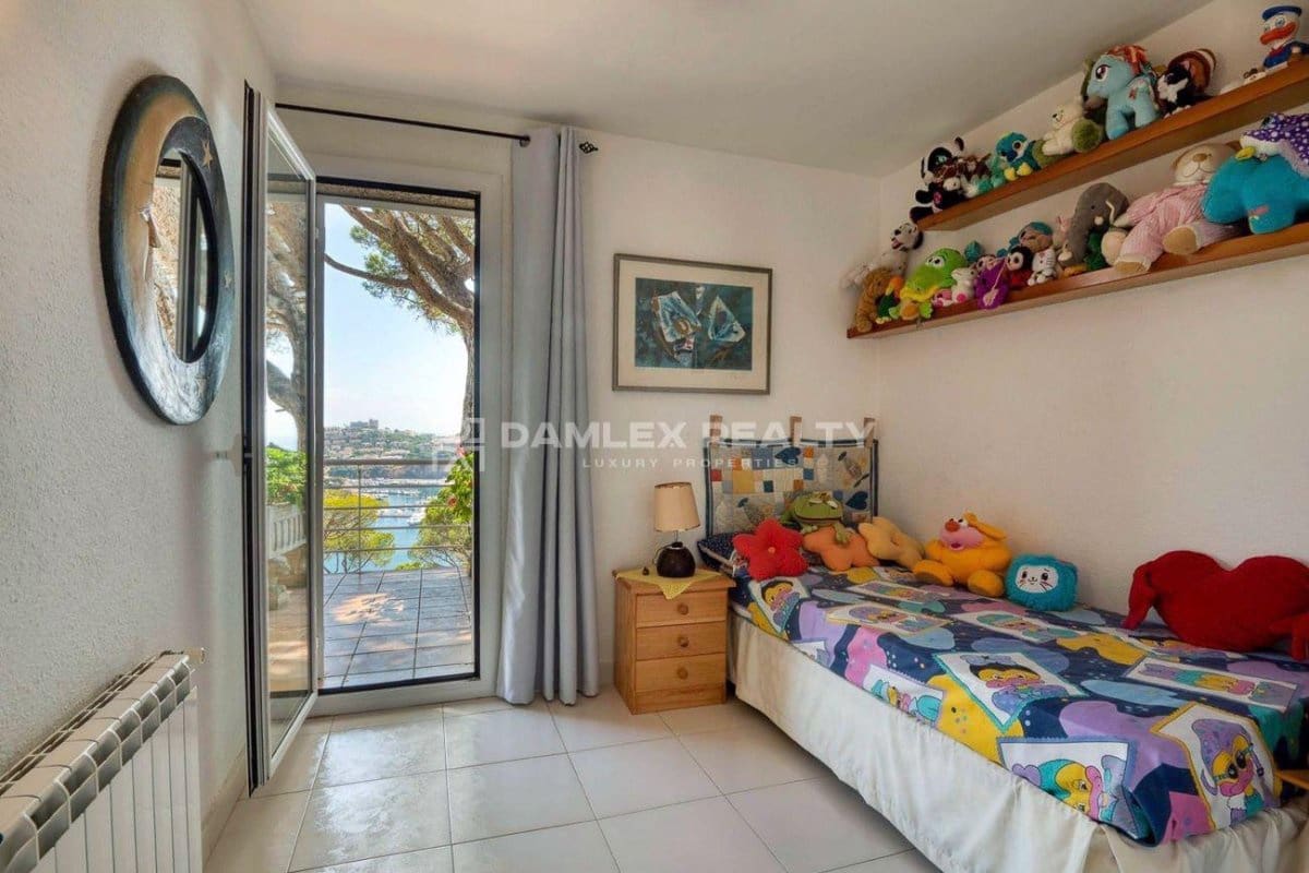 4 slaapkamer Villa te koop in Sant Feliu de Guixols met zwembad - € 1.750.000 (Ref: 8677385)