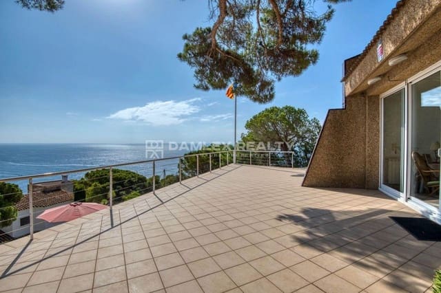 4 slaapkamer Villa te koop in Sant Feliu de Guíxols met zwembad - € 1.750.000 (Ref: 8677385)
