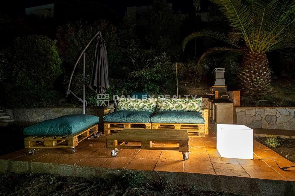 4 sypialnia Willa na sprzedaż w Blanes z basenem garażem - 1 650 000 € (Ref: 8677386)